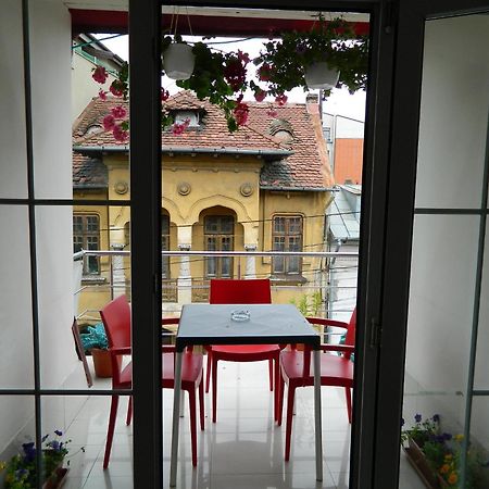 Hotel Tranzzit Бухарест Экстерьер фото
