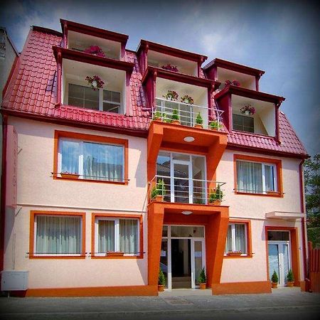 Hotel Tranzzit Бухарест Экстерьер фото