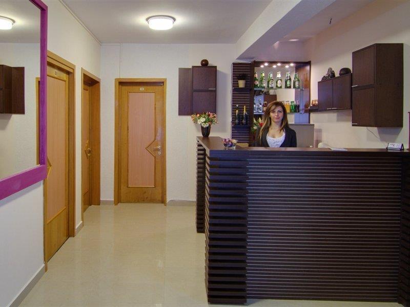 Hotel Tranzzit Бухарест Экстерьер фото