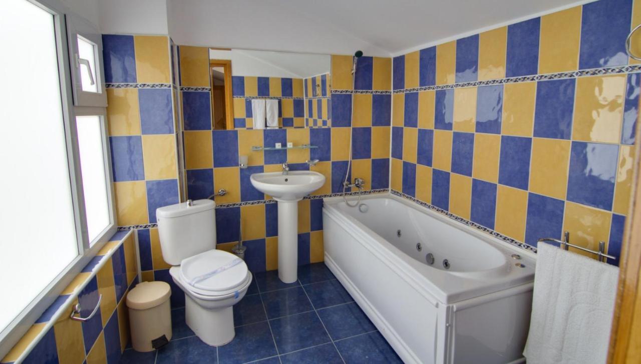 Hotel Tranzzit Бухарест Экстерьер фото